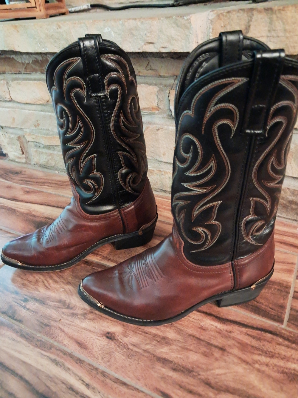 Laredo Nashville Brown/Black Cowboy Western Boots 7 1/2 Wide Silver Trim LikeNew